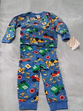 NWT Boys 2T  Blue Construction Trucks Pajama Set